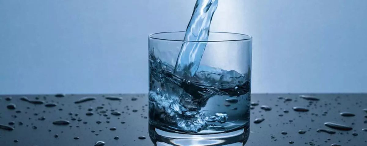Does Drinking 8 Glasses Of Water Daily Really Help?